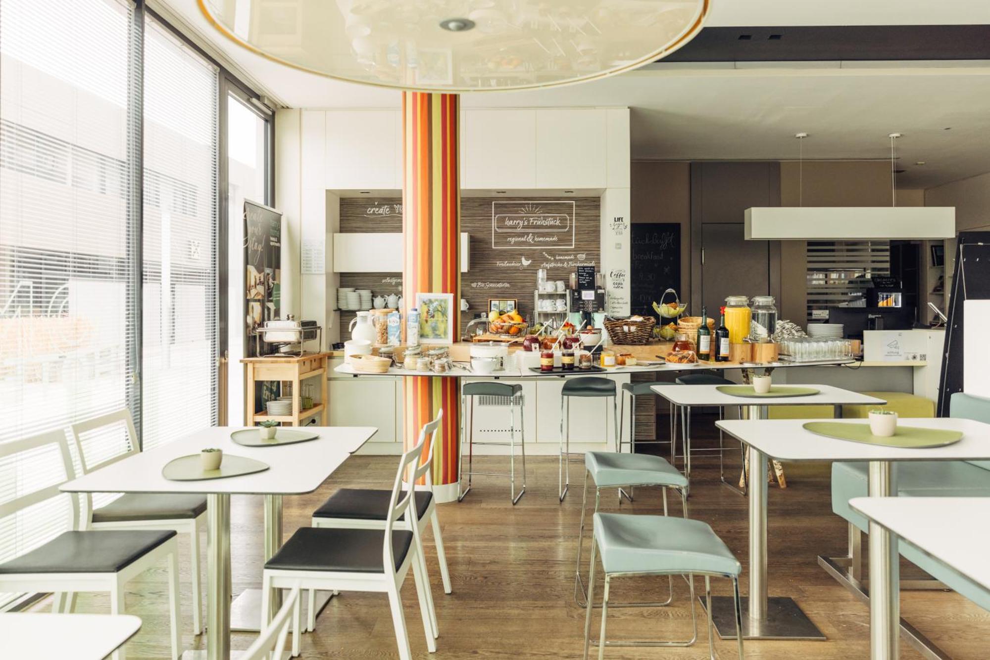 Harry'S Home Hart Bei Graz Hotel & Apartments Exterior foto