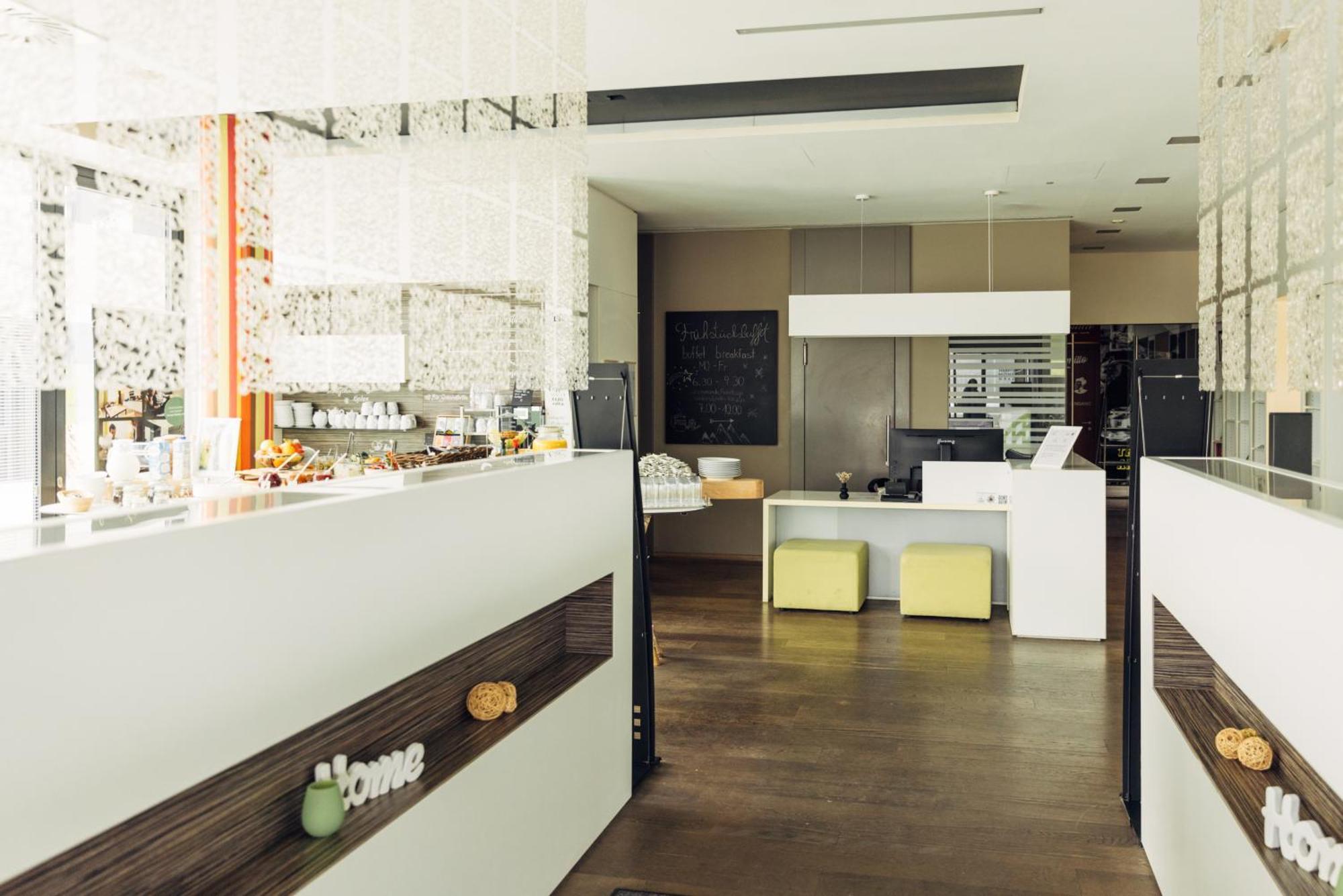 Harry'S Home Hart Bei Graz Hotel & Apartments Exterior foto