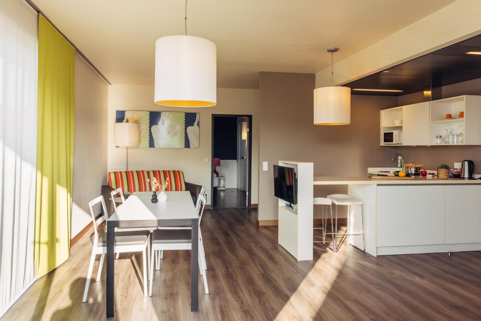 Harry'S Home Hart Bei Graz Hotel & Apartments Exterior foto