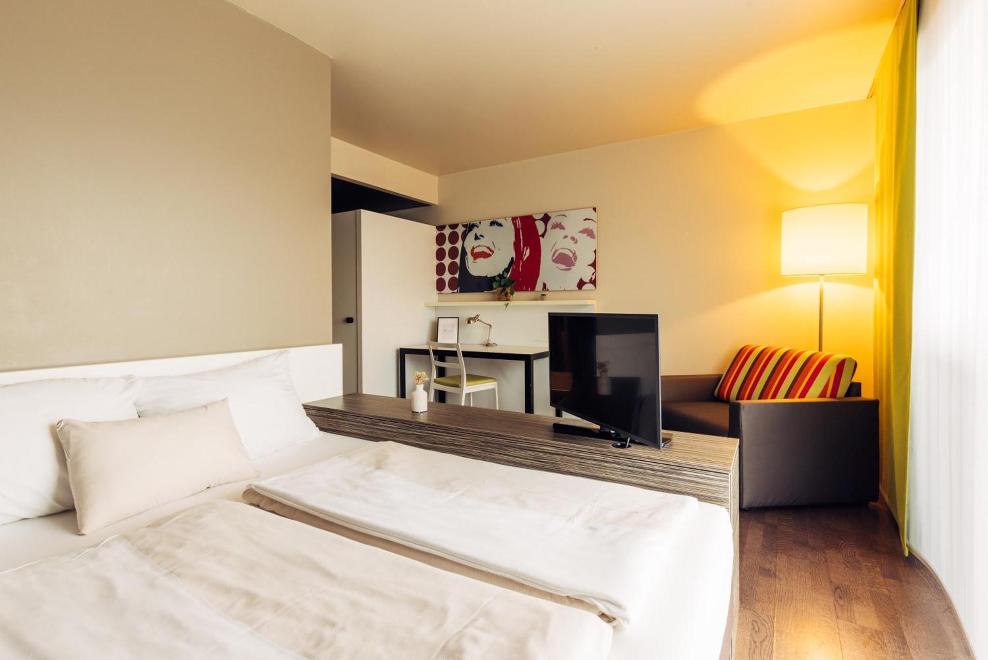 Harry'S Home Hart Bei Graz Hotel & Apartments Exterior foto
