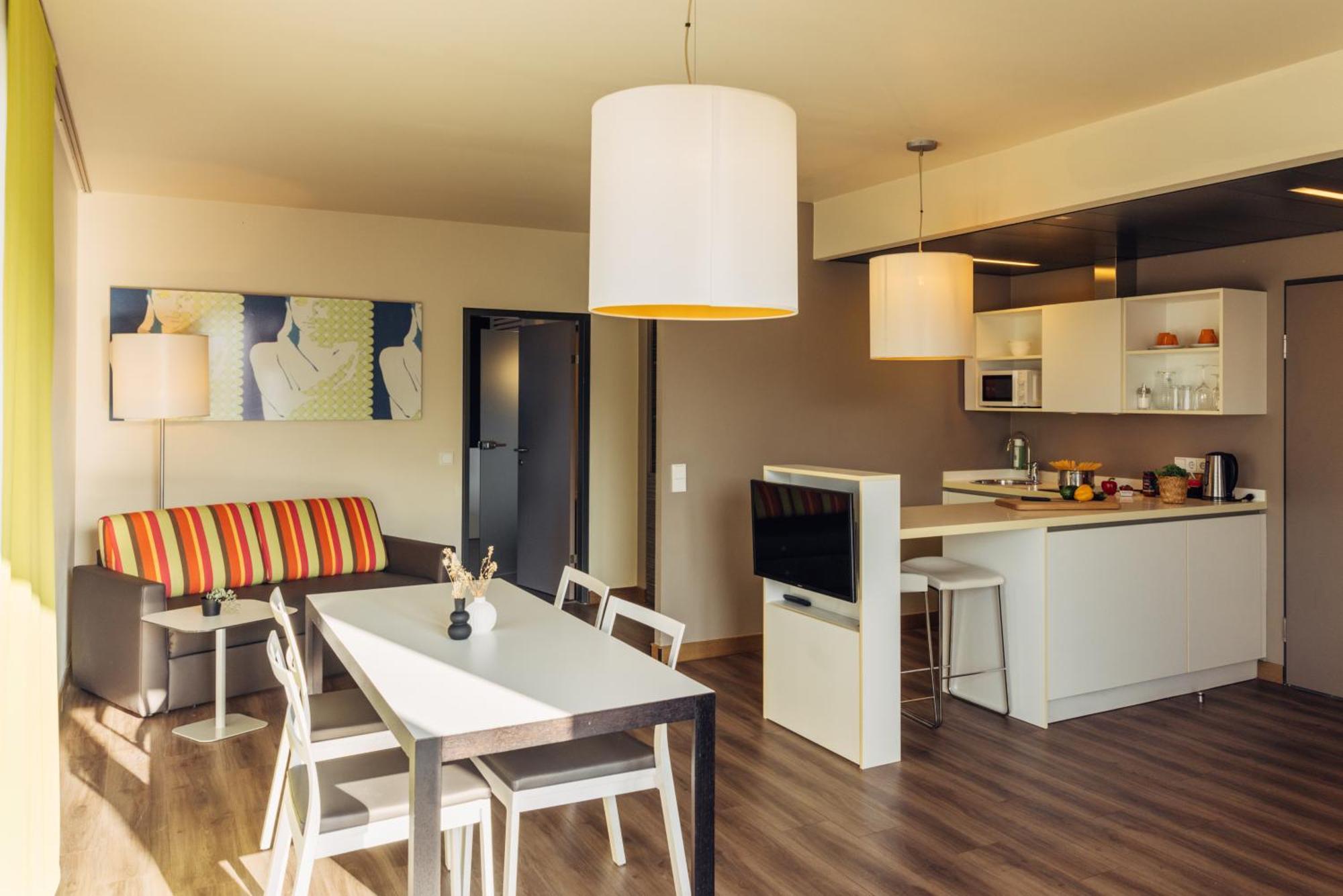 Harry'S Home Hart Bei Graz Hotel & Apartments Exterior foto