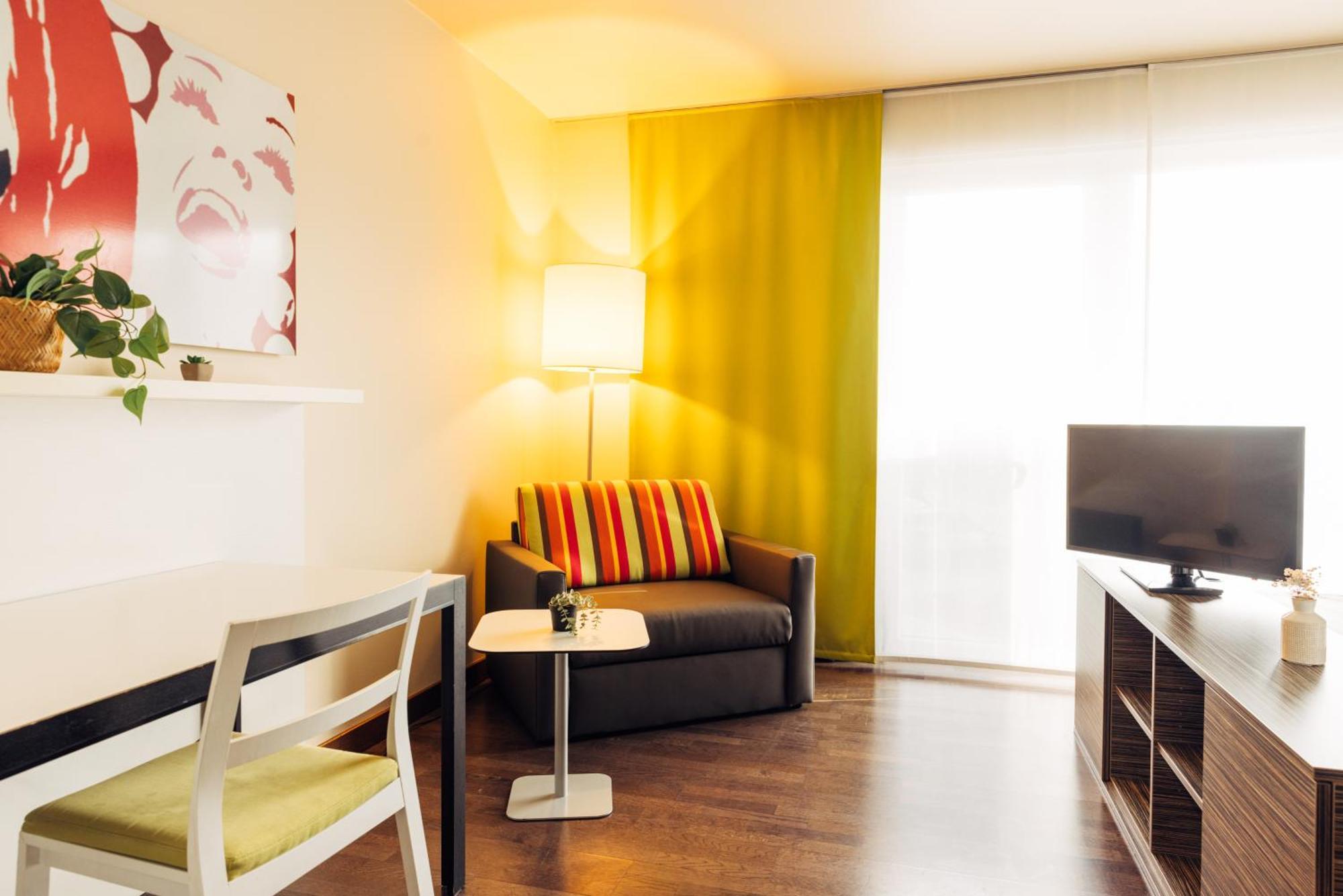 Harry'S Home Hart Bei Graz Hotel & Apartments Exterior foto