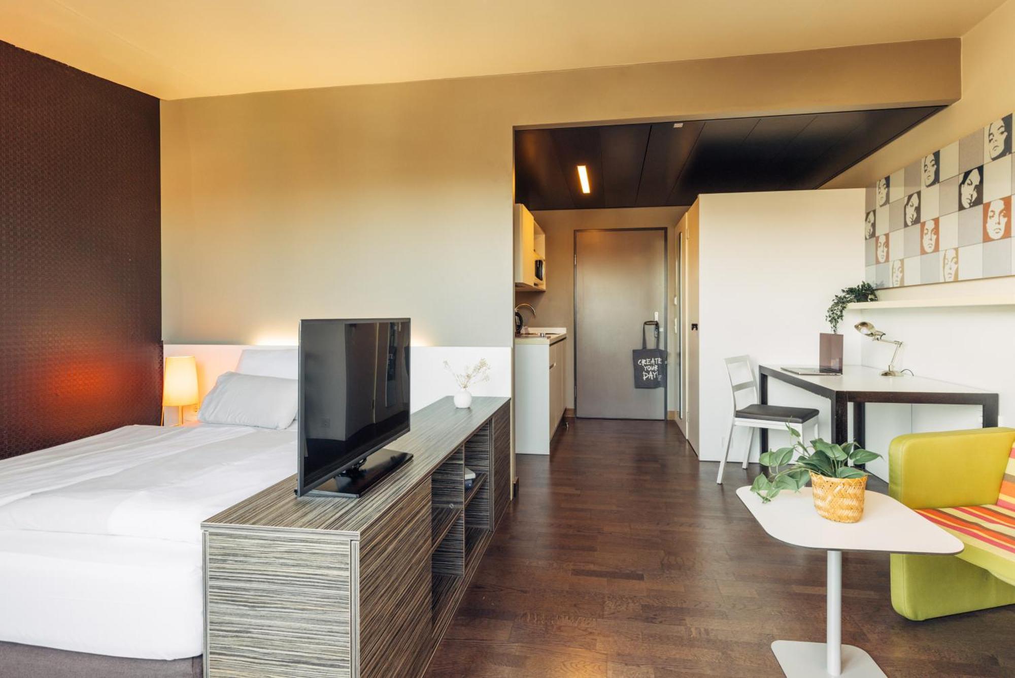 Harry'S Home Hart Bei Graz Hotel & Apartments Exterior foto
